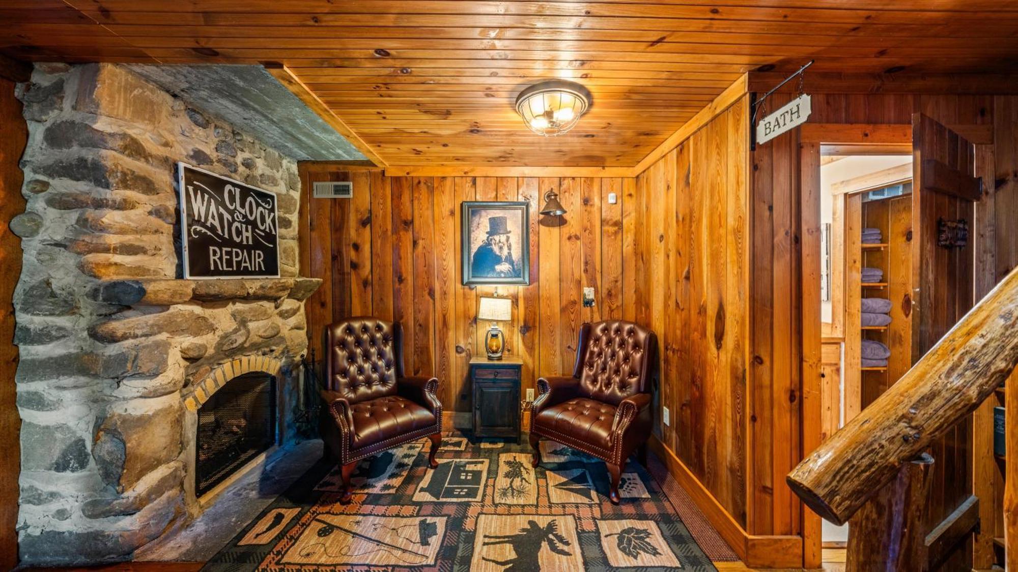 Whiskey Ridge Lodge, A Restored 1940S Gem, 2 Mins From Downtown, Breathtaking City Views, Custom Game Room, And Spacious Elegance Gatlinburg Exterior foto